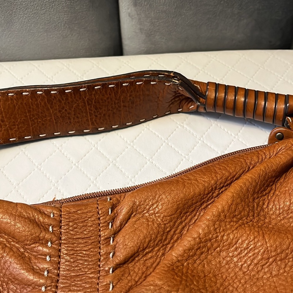 Adrienne Vittadini vintage Elegant Tan Leather Shoulder Bag - Picture 4 of 9